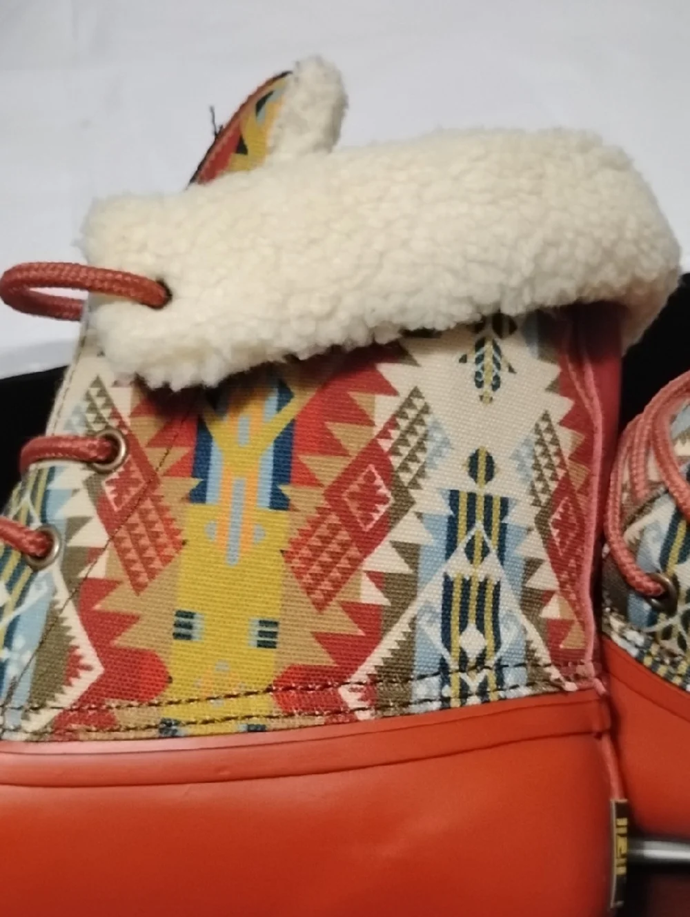 Pendleton Women's 8 Orange‎ Patterned Insulated Duck Journey West Boot